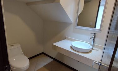 RENTA DE CASA EN RESIDENCIAL LOMAS VIRREYES CALIMAYA