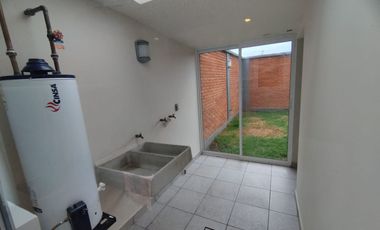 RENTA DE CASA EN RESIDENCIAL LOMAS VIRREYES CALIMAYA