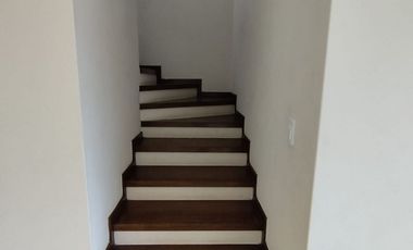 RENTA DE CASA EN RESIDENCIAL LOMAS VIRREYES CALIMAYA