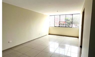 Amplio y Luminoso de 106 m2 en  2° Piso – 4 Dorm. Excelente Ubicación frente a parque!!