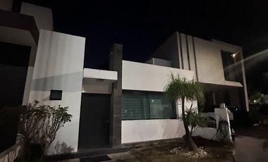 RENTA DE CASA AMUEBLADA EN SIERRA NOGAL ZONA PUNTA DEL ESTE SE PUEDE RENTAR POR MESES