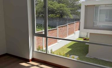 Venta casa  independiente por estrenar  en Urbanización en Puembo