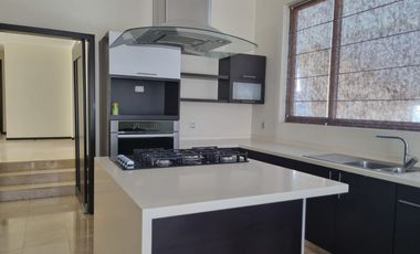 CASA EN VENTA ZONA ESMERALDA PRADO LARGO