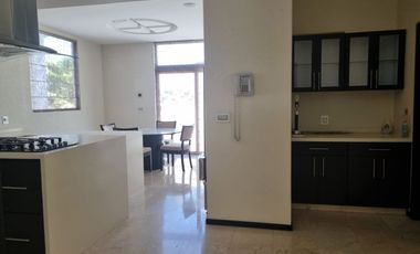 CASA EN VENTA ZONA ESMERALDA PRADO LARGO