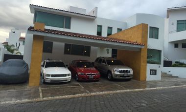 CASA EN VENTA ZONA ESMERALDA PRADO LARGO