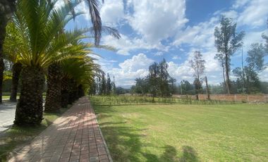 VENDO HERMOSO TERRENO EN URB PRIVADA PUEMBO (SECTOR COLEGIO AMERICANO, HIGHLANDS)