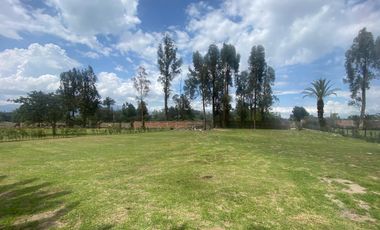 VENDO HERMOSO TERRENO EN URB PRIVADA PUEMBO (SECTOR COLEGIO AMERICANO, HIGHLANDS)