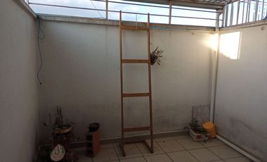 CASA EN RENTA DE TRES RECAMARAS CN VIGILANCIA CERCA ZONA INDUSTRIAL y de METEPEC TOLUCA