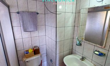 SE VENDE CASA CON GRAN OPORTUNIDAD DE RENTABILIZAR... OFERTA!!
