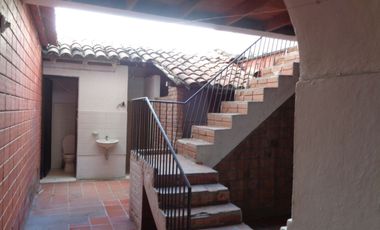 SE ARRIENDA LOCAL PIEDECUESTA CARRERA 7  # 8-00 CENTRO