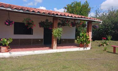 VENDO HERMOSA FINCA A PUERTA CERRADA EN MARINILLA ANTIOQUIA.