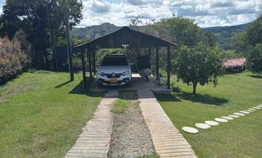 VENDO HERMOSA FINCA A PUERTA CERRADA EN MARINILLA ANTIOQUIA.