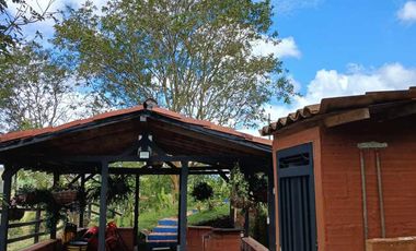 VENDO HERMOSA FINCA A PUERTA CERRADA EN MARINILLA ANTIOQUIA.