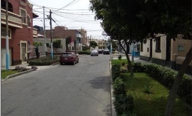 VENTA CASA CALLAO PARA INVERSIONISTAS CONSTRUCTORES FAMILIA NUMEROSA