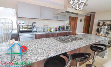 Departamento en venta con roof garden, jacuzzi y extraordinaria vista al mar.