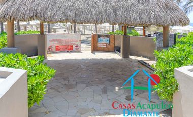 Departamento en venta con roof garden, jacuzzi y extraordinaria vista al mar.