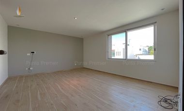 Casa en Renta con Alberca de Lujo en Puerta Plata, Zapopan