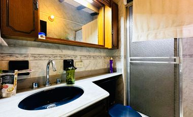 VENDO CASA ESQUINERA EN L CAROLINA -RECODO DEL COUNTRY 138.52