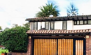 VENDO CASA ESQUINERA EN L CAROLINA -RECODO DEL COUNTRY 138.52