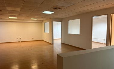 Local Comercial en Renta en Plaza Santa Barbara en Av. José Vasconcelos