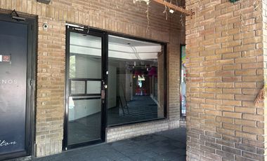 Local Comercial en Renta en Plaza Santa Barbara en Av. José Vasconcelos