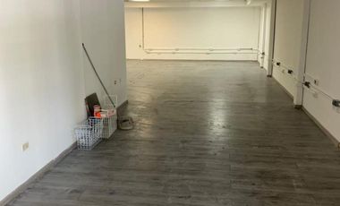 Local Comercial en Renta en Plaza Santa Barbara en Av. José Vasconcelos