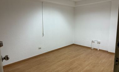 Local Comercial en Renta en Plaza Santa Barbara en Av. José Vasconcelos
