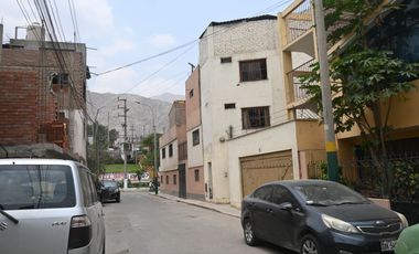 VENDO CASA DE 206 M² 3 PISOS - CHACLACAYO