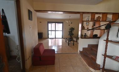 VENDO CASA DE 206 M² 3 PISOS - CHACLACAYO
