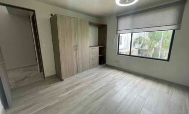 En RENTA Casa Nueva Modelo Recinto Vigilancia Alberca y Amenidades