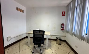 Se Alquila Local 4 Pisos - Urb San Isidro - Ica