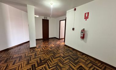 Se Alquila Local 4 Pisos - Urb San Isidro - Ica