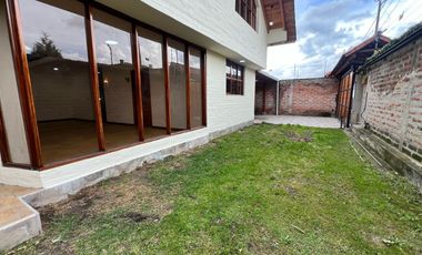 ¡Renta casa independiente con amplio terreno en San Gabriel, Valle de Los Chillos!
