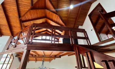 ¡Renta casa independiente con amplio terreno en San Gabriel, Valle de Los Chillos!