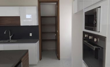 Exclusiva Residencia en Venta en Arauca Bosque Residencial, Zapopan