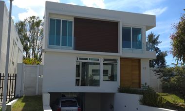 Exclusiva Residencia en Venta en Arauca Bosque Residencial, Zapopan