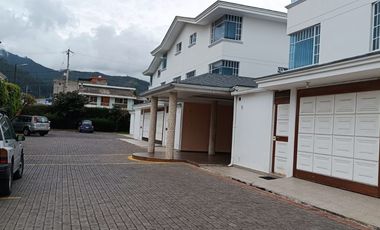 VENDO CASA EN TUMBACO - CONJUNTO SOL DEL VALLE