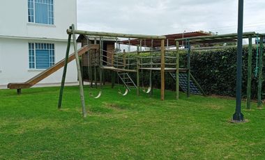 VENDO CASA EN TUMBACO - CONJUNTO SOL DEL VALLE