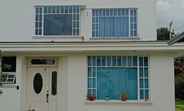 VENDO CASA EN TUMBACO - CONJUNTO SOL DEL VALLE