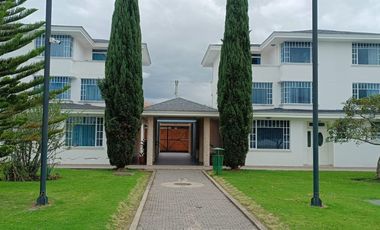 VENDO CASA EN TUMBACO - CONJUNTO SOL DEL VALLE