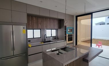 En venta lujosa y moderna casa en proyecto en Isla Celeste etapa Babor, Samborondon