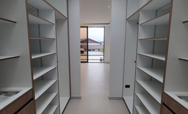 En venta lujosa y moderna casa en proyecto en Isla Celeste etapa Babor, Samborondon