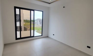 En venta lujosa y moderna casa en proyecto en Isla Celeste etapa Babor, Samborondon