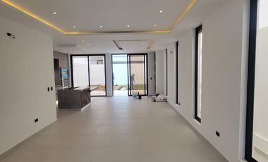 En venta lujosa y moderna casa en proyecto en Isla Celeste etapa Babor, Samborondon