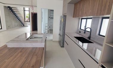 En venta lujosa y moderna casa en proyecto en Isla Celeste etapa Babor, Samborondon