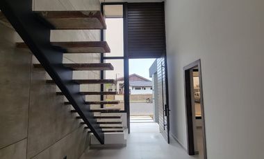 En venta lujosa y moderna casa en proyecto en Isla Celeste etapa Babor, Samborondon