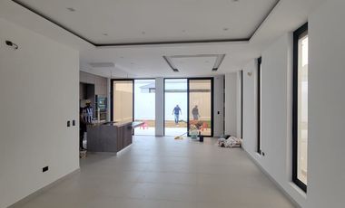 En venta lujosa y moderna casa en proyecto en Isla Celeste etapa Babor, Samborondon