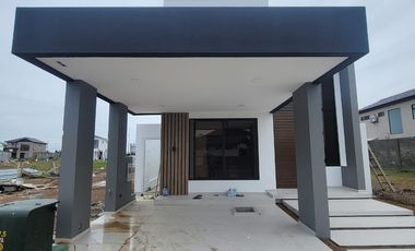 En venta lujosa y moderna casa en proyecto en Isla Celeste etapa Babor, Samborondon
