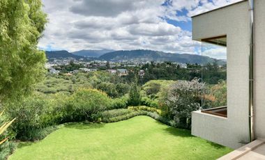 VENDO HERMOSA CASA EN URB PRIVADA CUMBAYA (Sector La Viña)