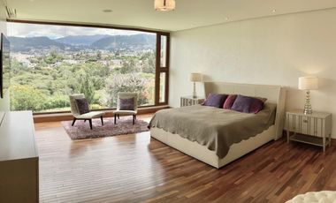 VENDO HERMOSA CASA EN URB PRIVADA CUMBAYA (Sector La Viña)